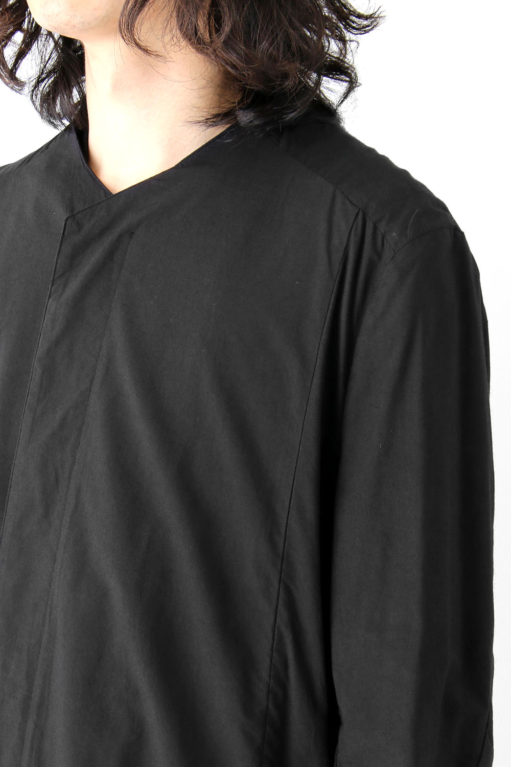 SEAMED COLLARLESS SHIRT COAT