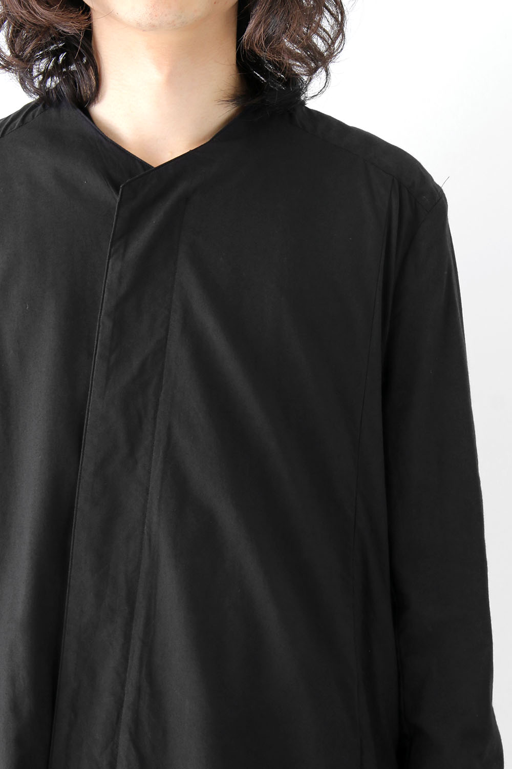 SEAMED COLLARLESS SHIRT COAT