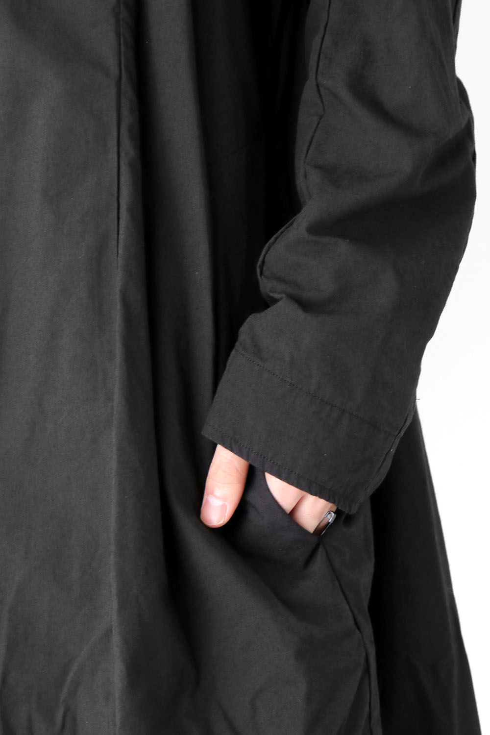 SEAMED COLLARLESS SHIRT COAT