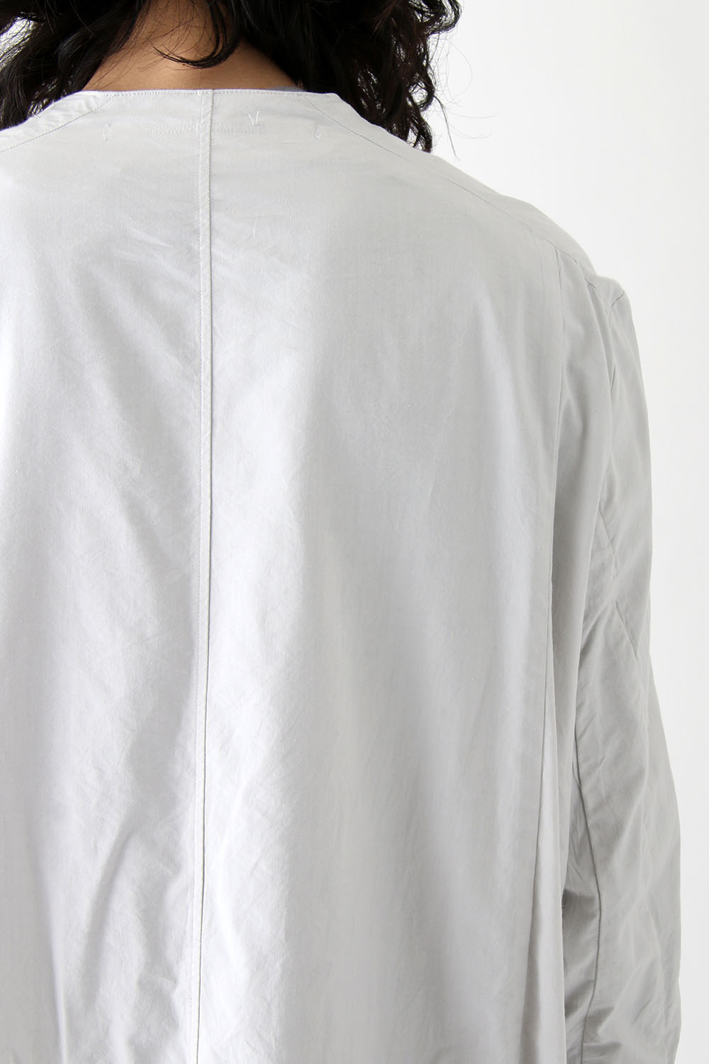 SEAMED COLLARLESS SHIRT COAT