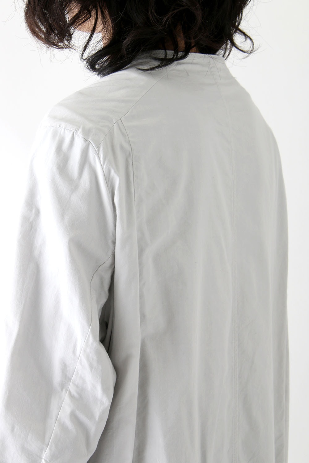 SEAMED COLLARLESS SHIRT COAT