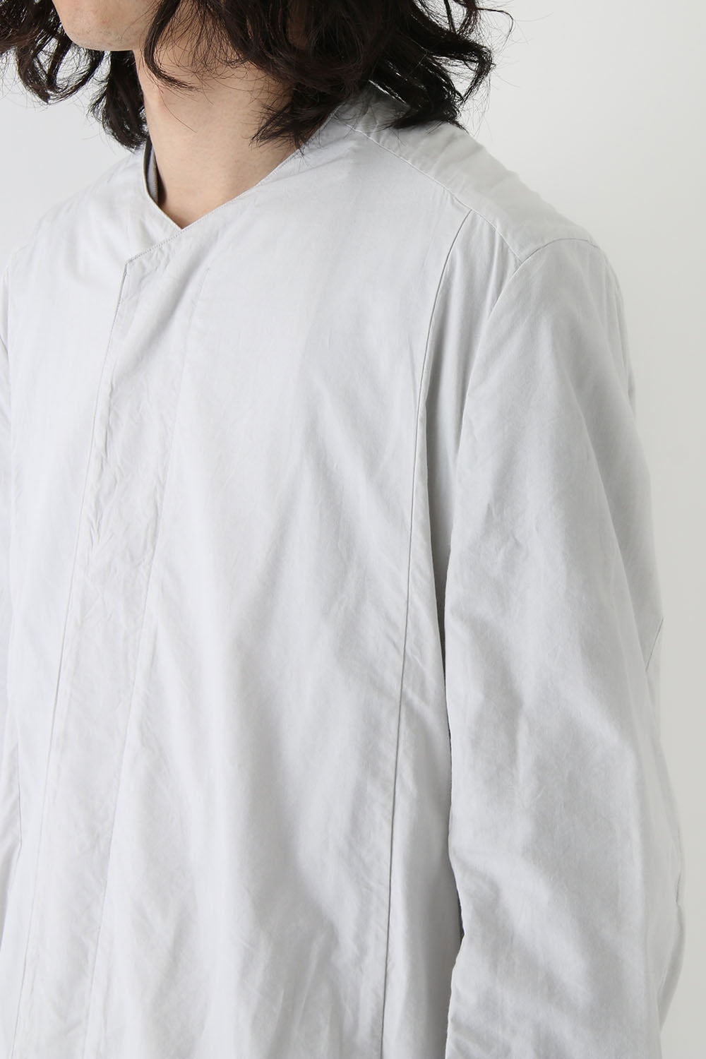 SEAMED COLLARLESS SHIRT COAT