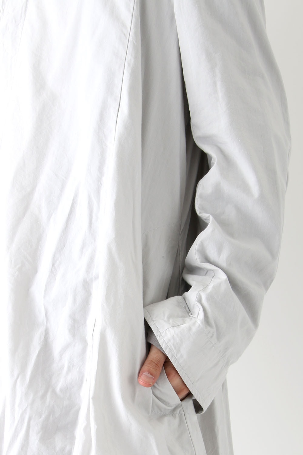 SEAMED COLLARLESS SHIRT COAT