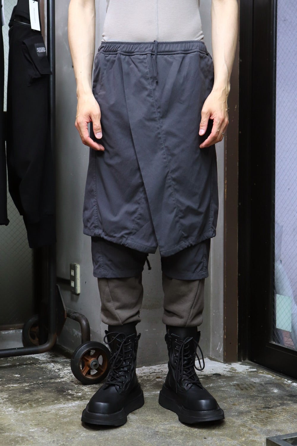 CONTRAST LAYERED PANTS Charcoal