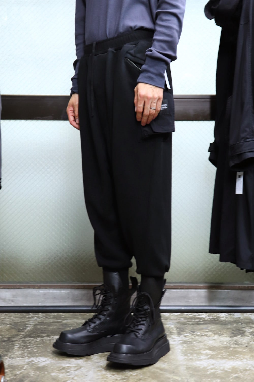 LOW CROTCH TRACK PANTS Black