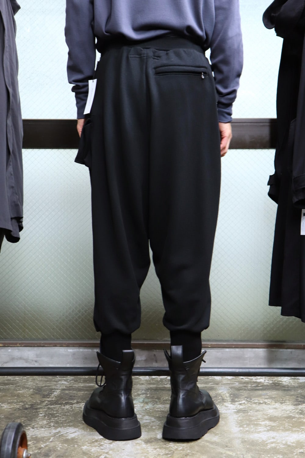 LOW CROTCH TRACK PANTS Black