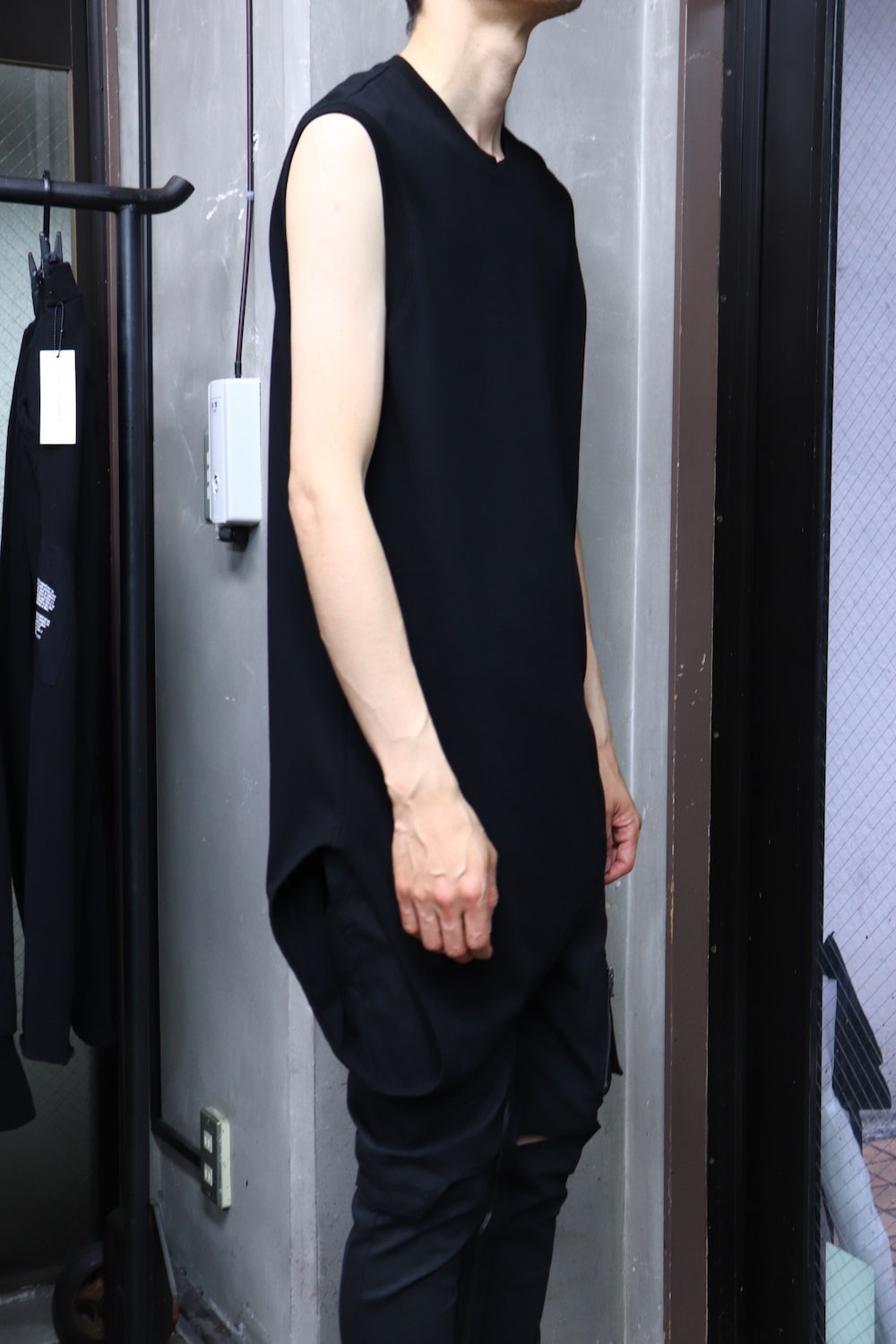 LOOP VEST Black