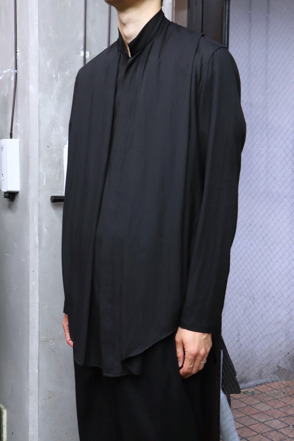 FRONT TUCK SHIRT Black