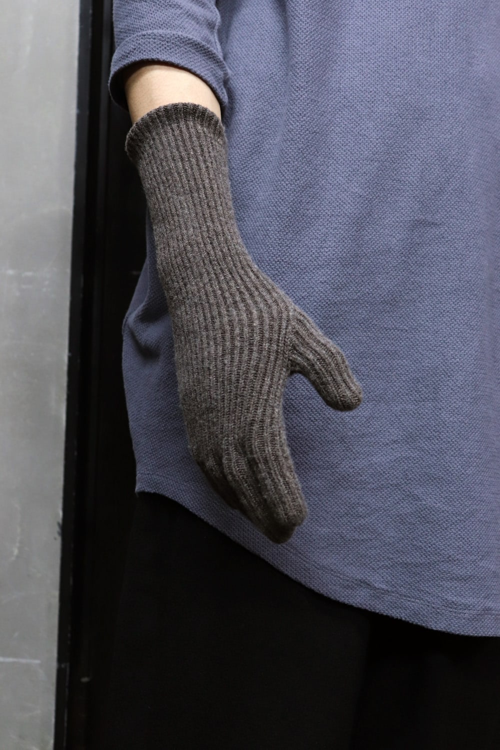 DIMENSIONAL GLOVE Brown