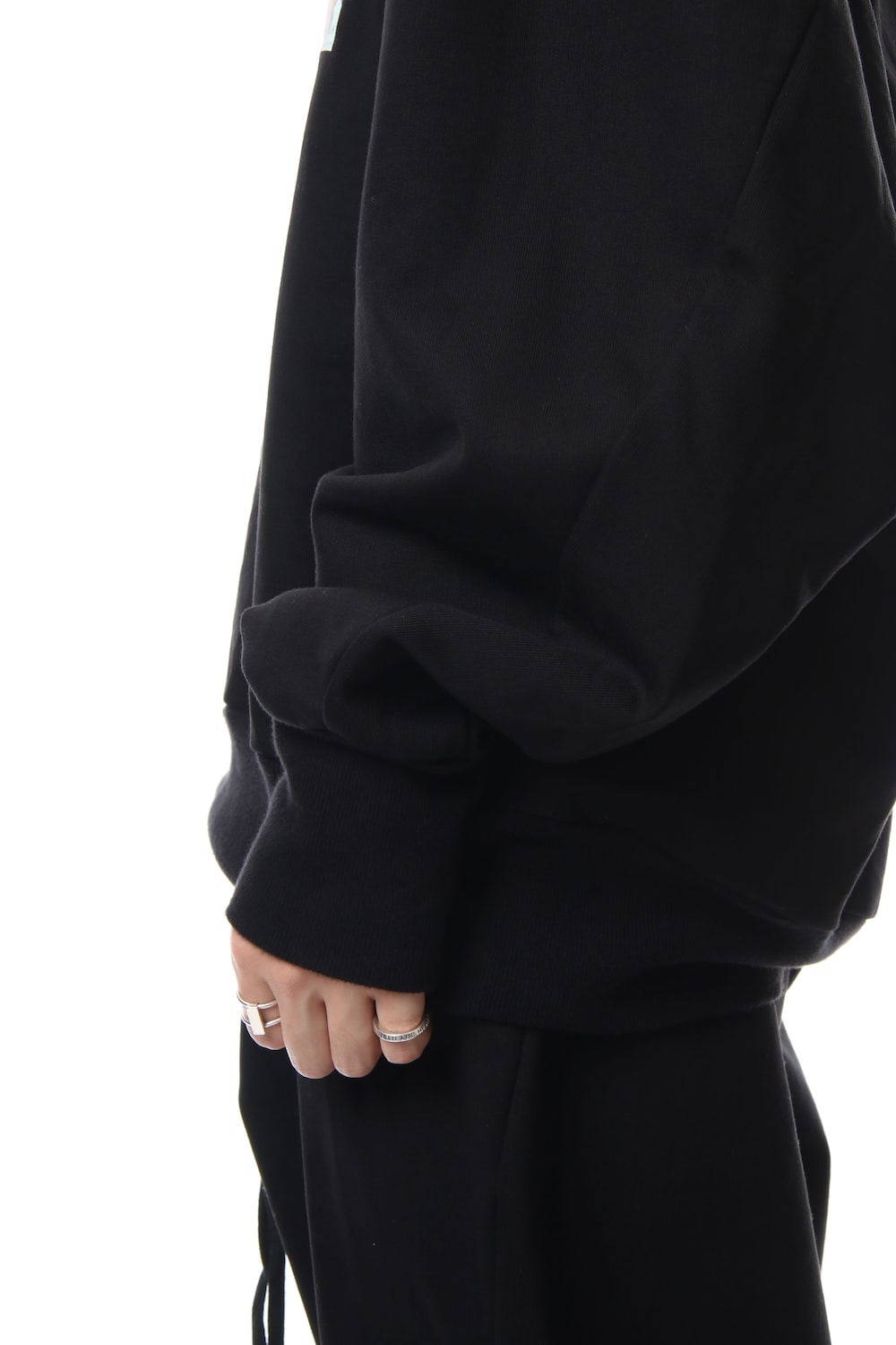 PRINT SEAMED SLEEVE SWEATSHIRT