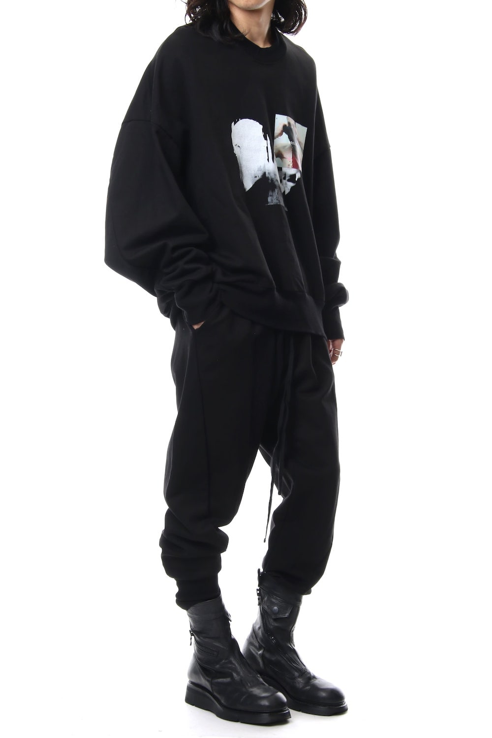 PRINT SEAMED SLEEVE SWEATSHIRT