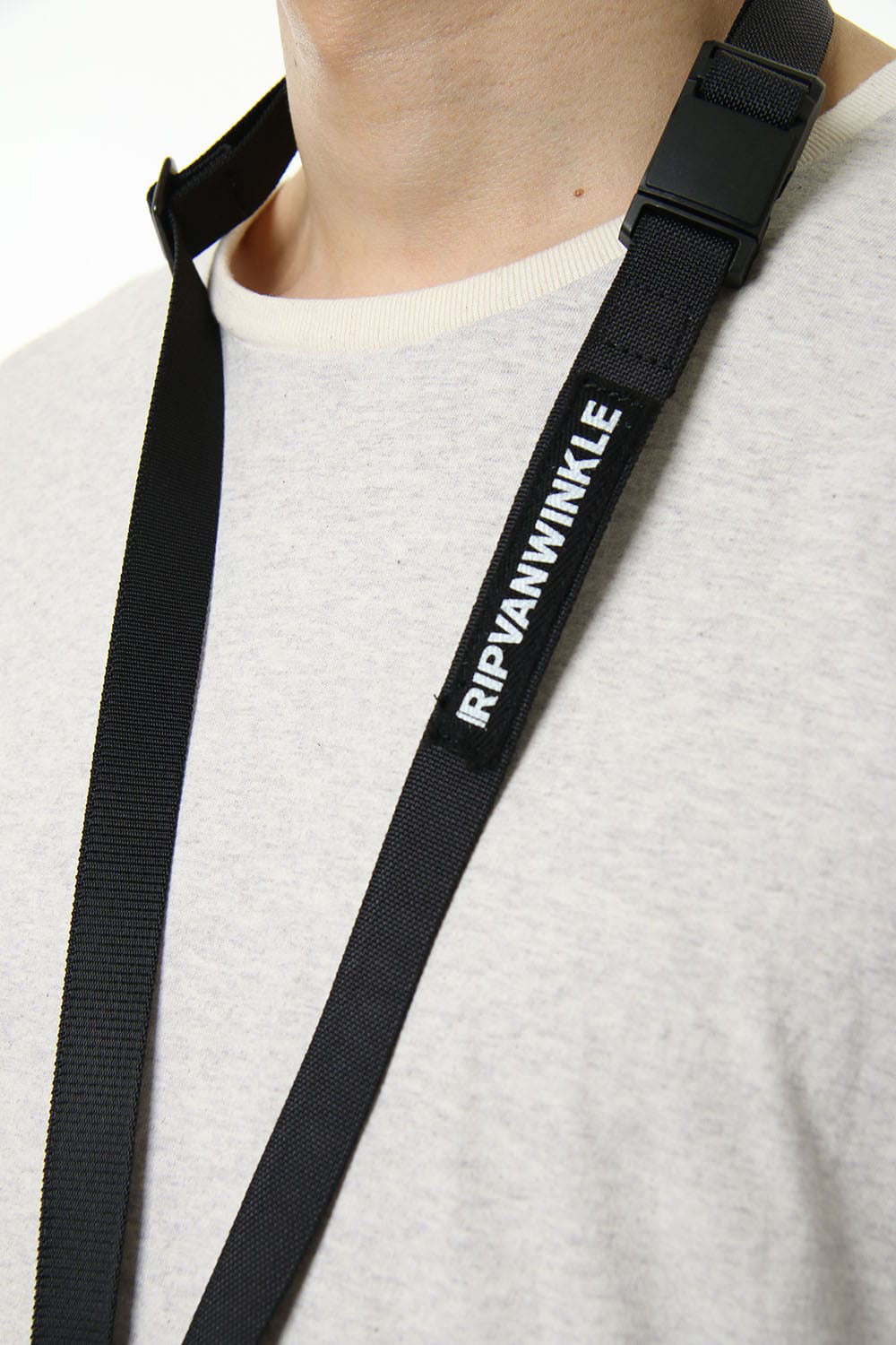 NECKSTRAP