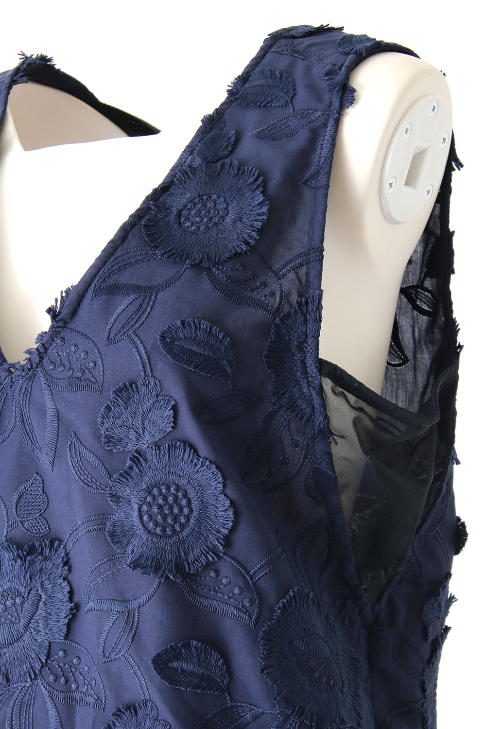 FRINGE EMB SLEEVELESS TOP - 17S-SH-01