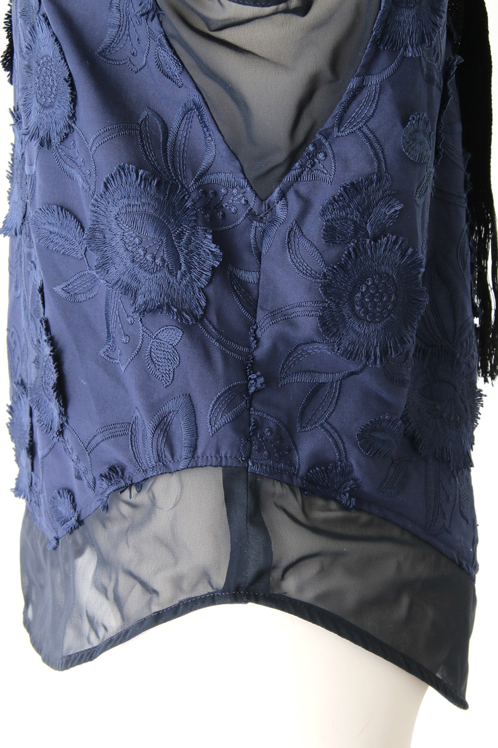 FRINGE EMB SLEEVELESS TOP - 17S-SH-01