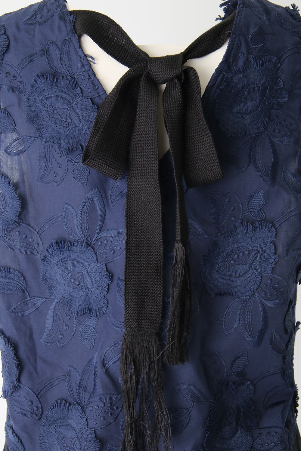 FRINGE EMB SLEEVELESS TOP - 17S-SH-01