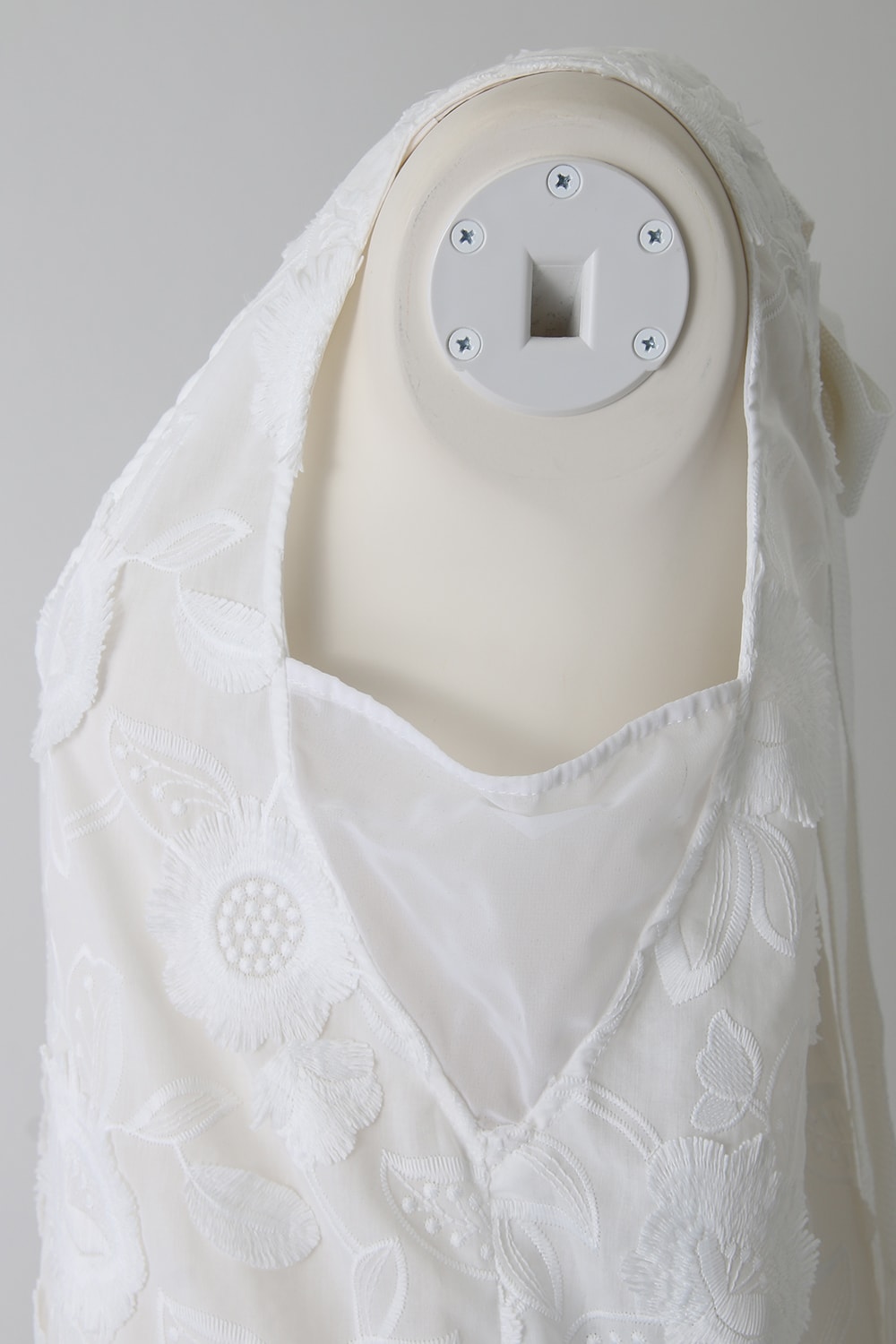 FRINGE EMB SLEEVELESS TOP - 17S-SH-01