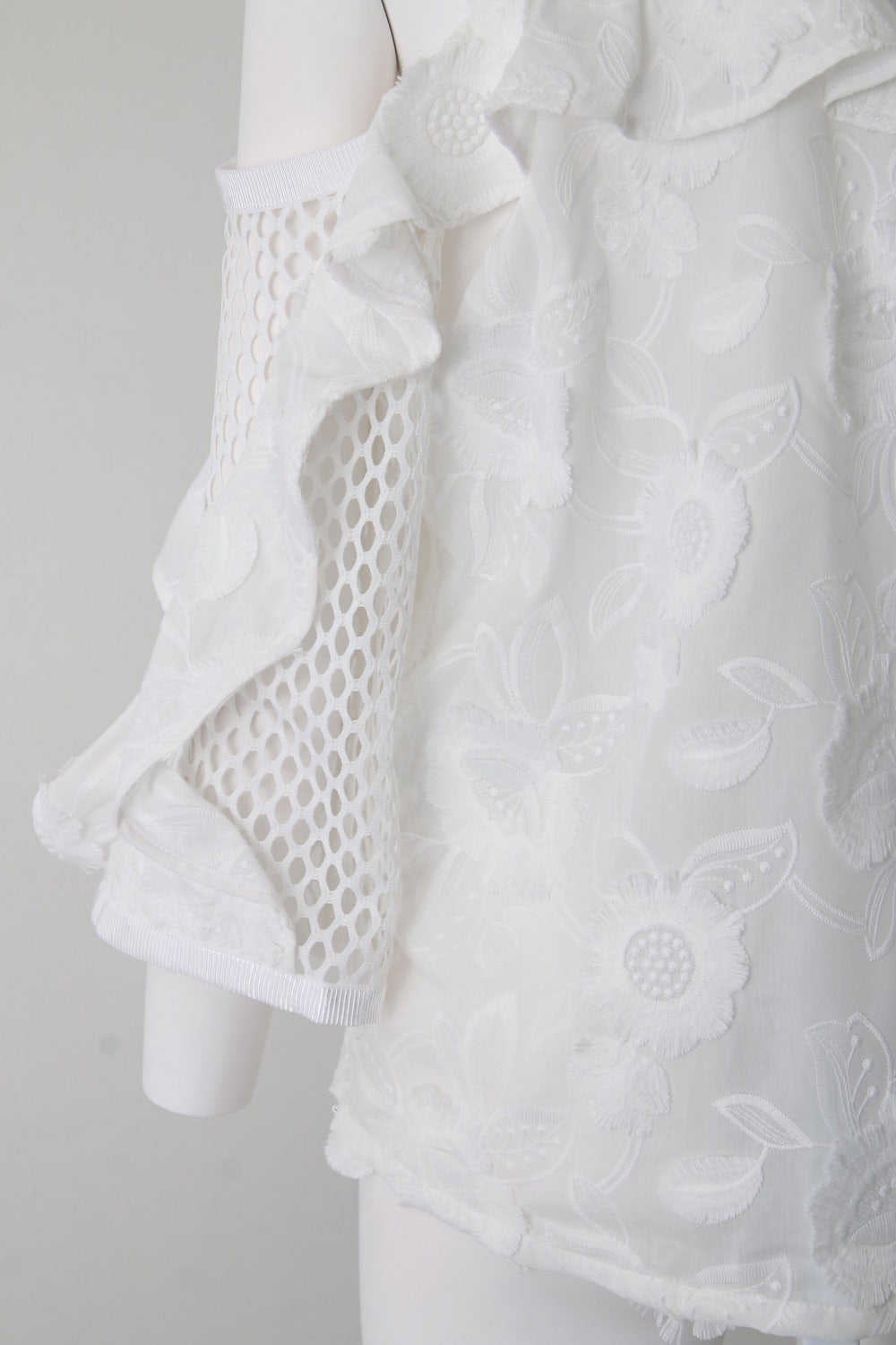 FRINGE EMB OFFSHOULDER TOP - 17S-SH-08