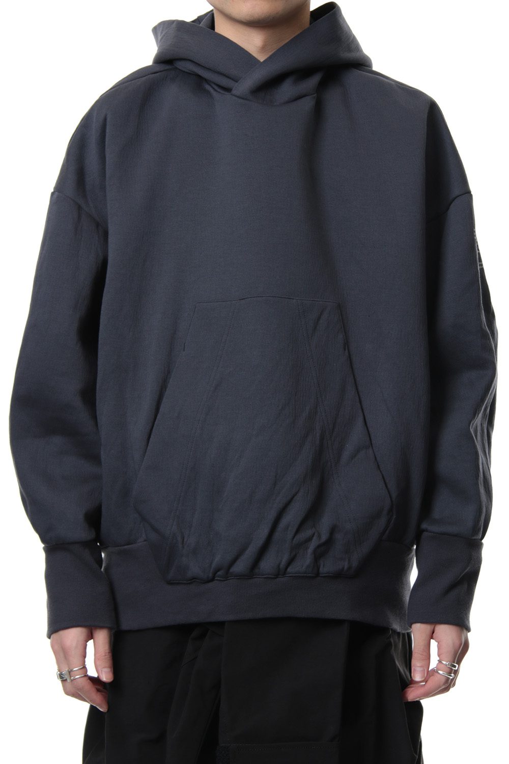 SEAMED SLEEVE PRINT HOODIE  Blue Gray