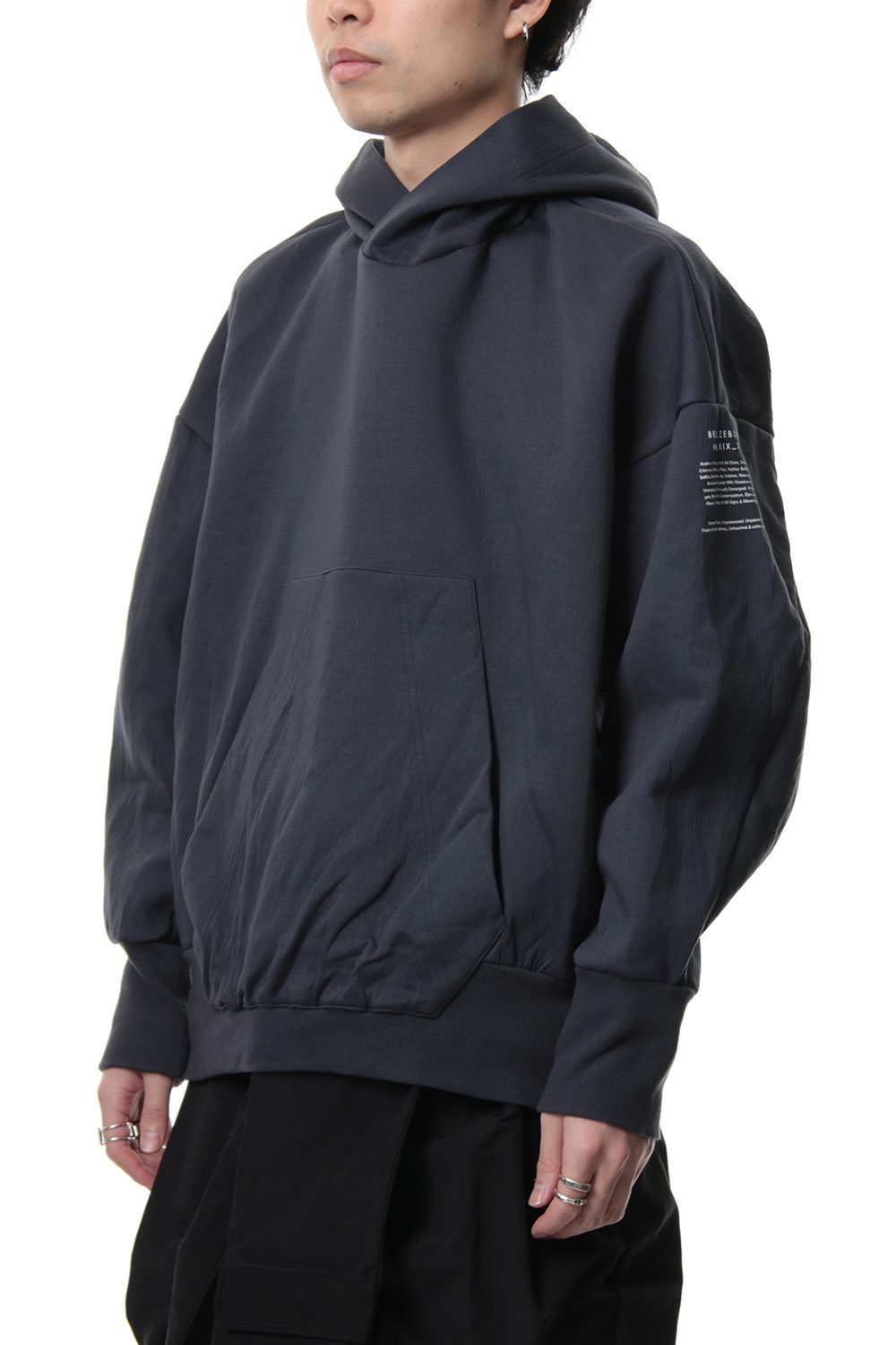 SEAMED SLEEVE PRINT HOODIE  Blue Gray