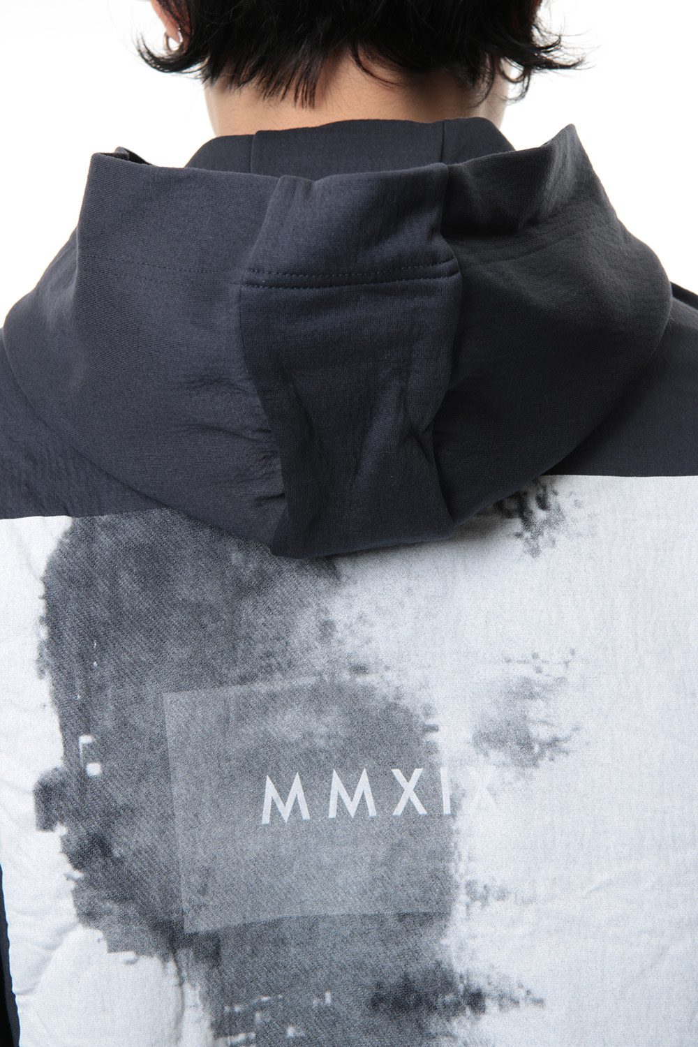 SEAMED SLEEVE PRINT HOODIE  Blue Gray