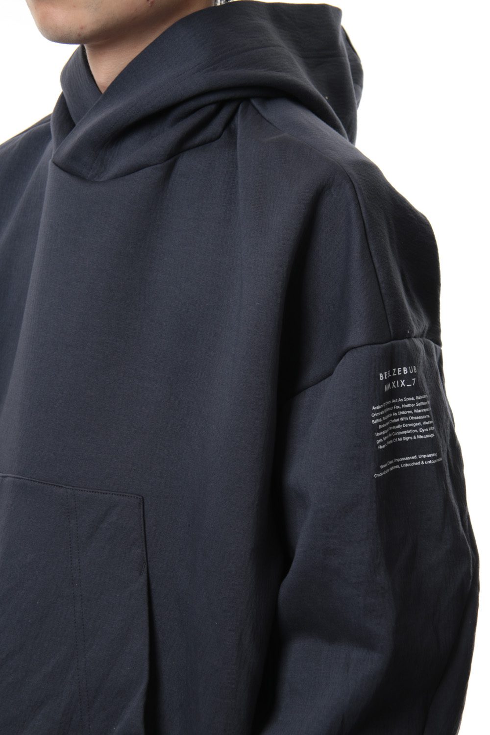 SEAMED SLEEVE PRINT HOODIE  Blue Gray