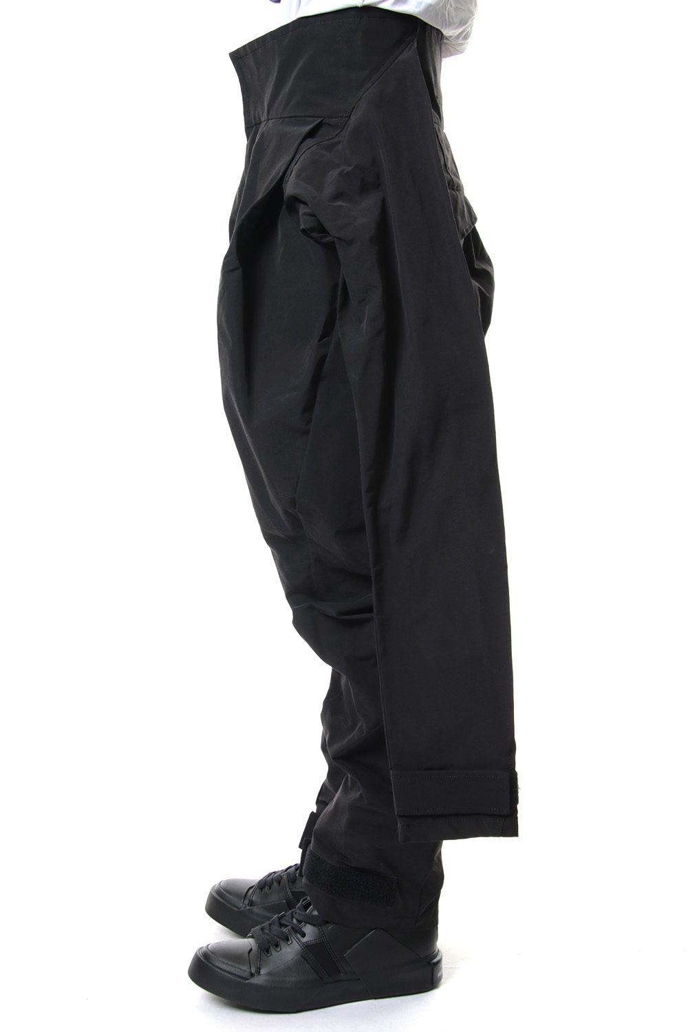 COMBINATION SLEEVE BAGGY PANTS