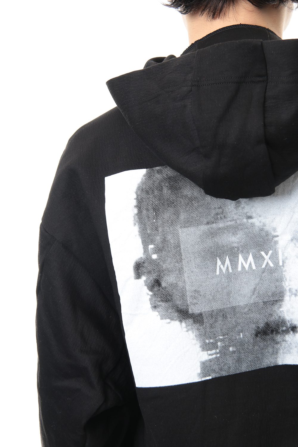 SEAMED SLEEVE PRINT HOODIE Black