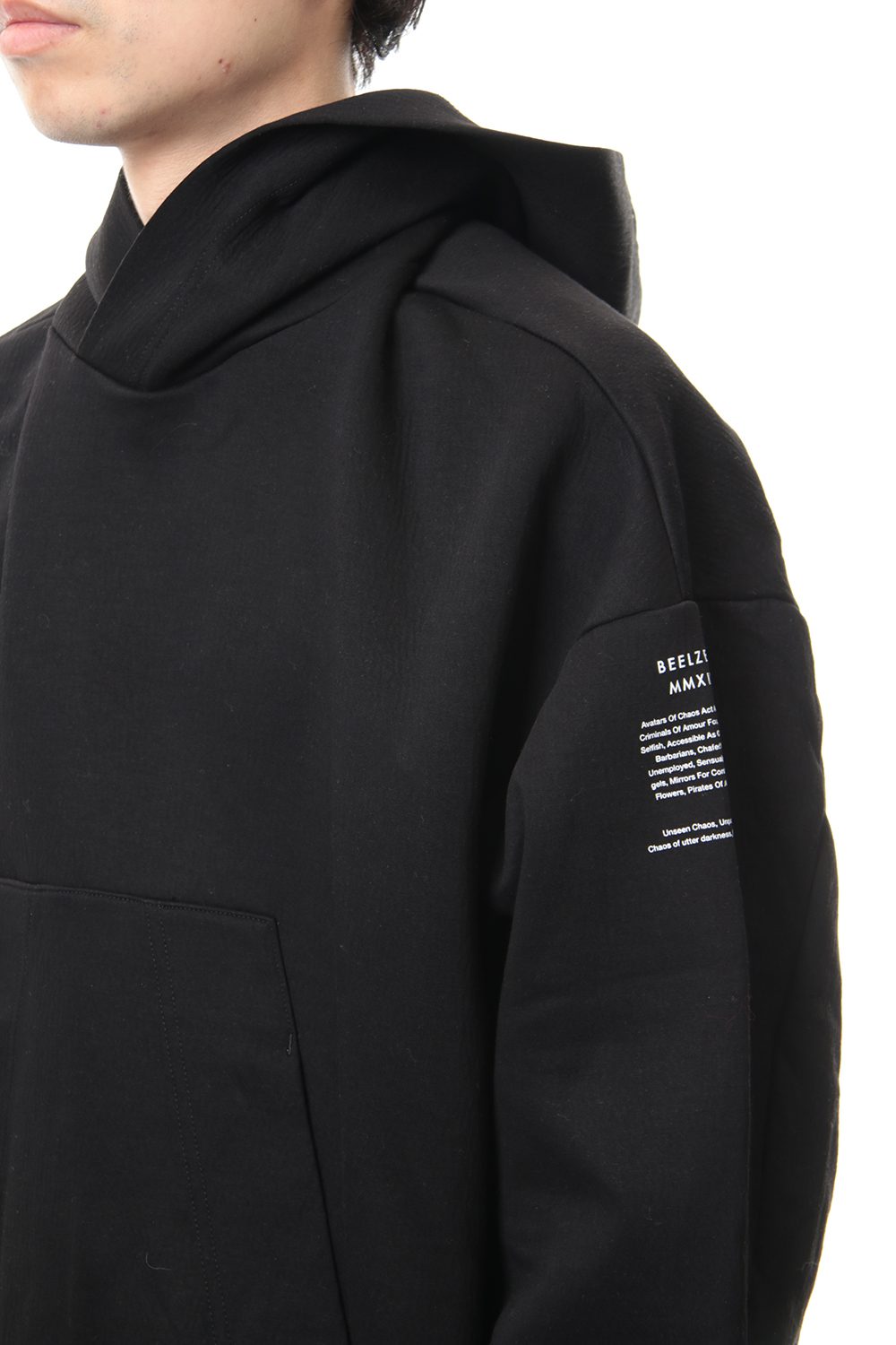 SEAMED SLEEVE PRINT HOODIE Black