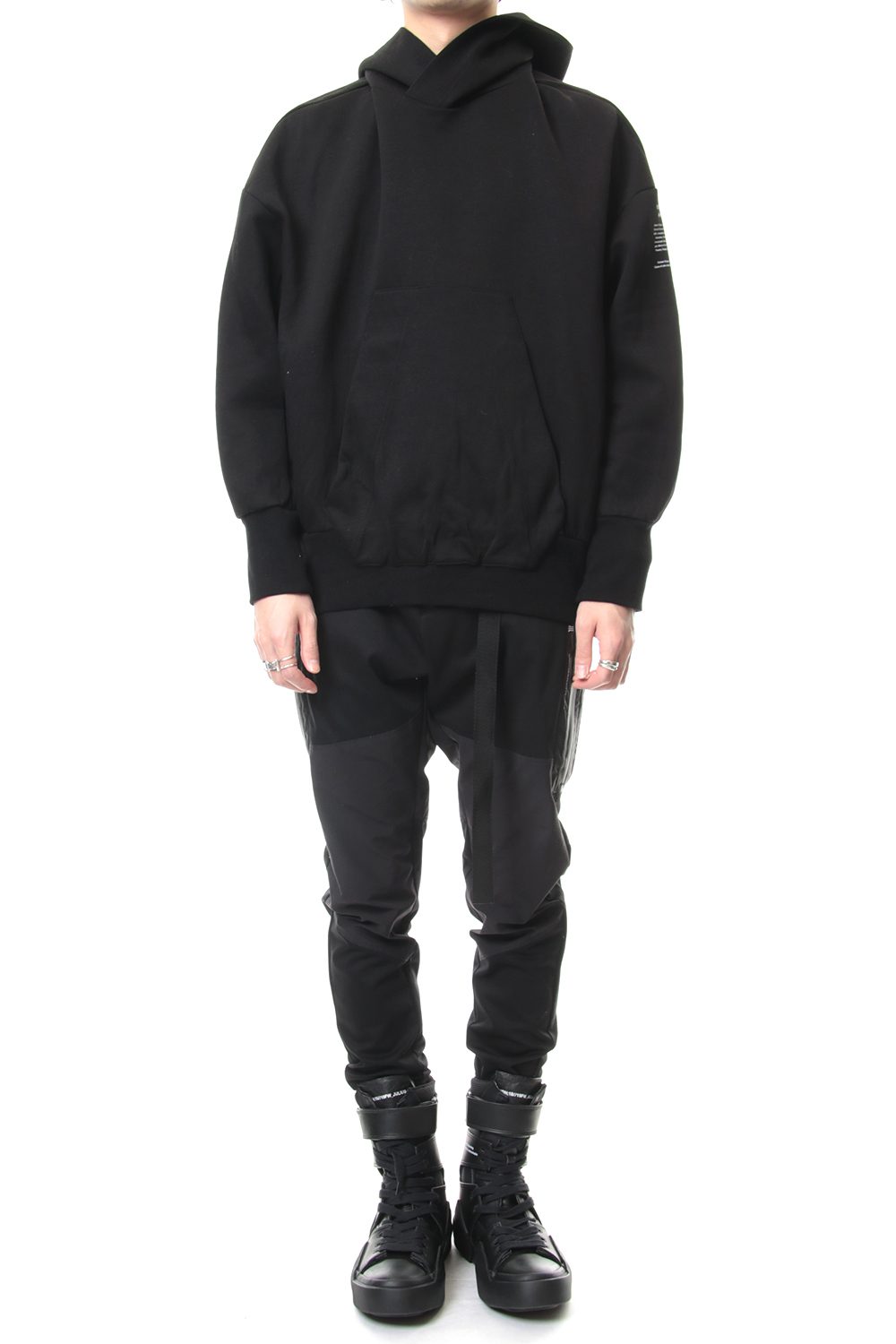 SEAMED SLEEVE PRINT HOODIE Black