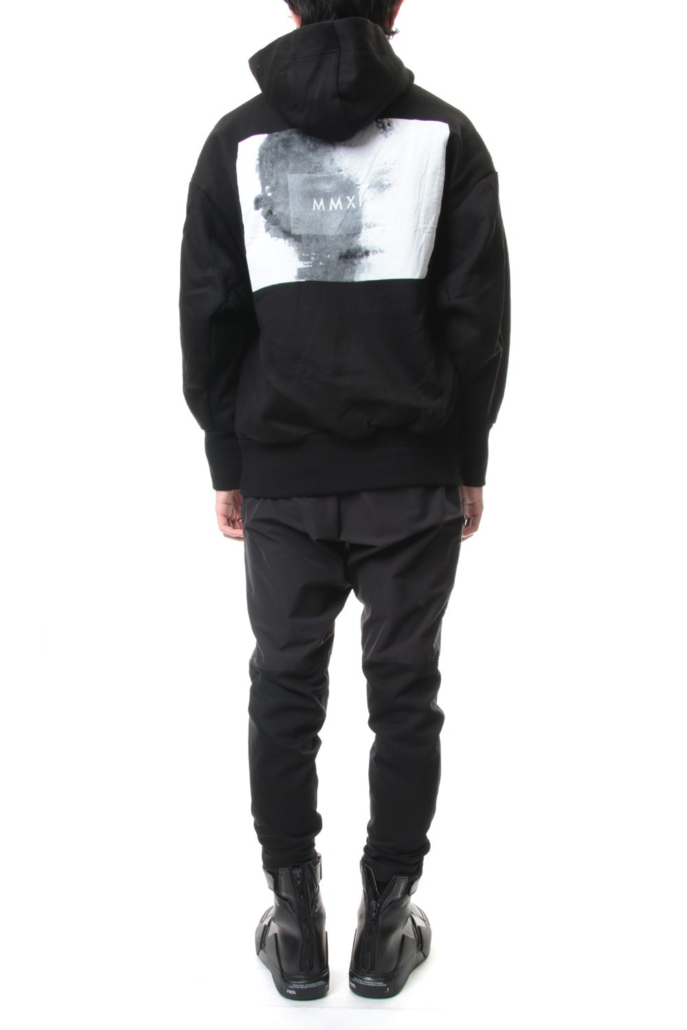 SEAMED SLEEVE PRINT HOODIE Black