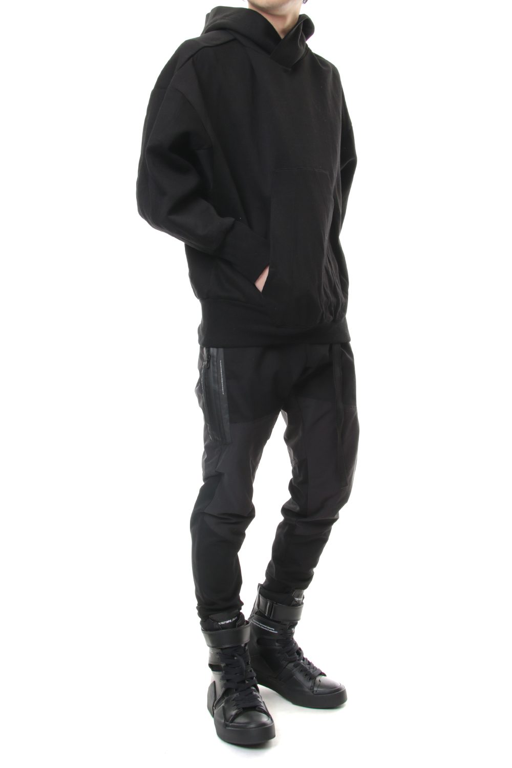 SEAMED SLEEVE PRINT HOODIE Black