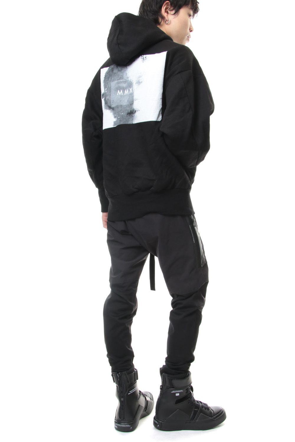 SEAMED SLEEVE PRINT HOODIE Black