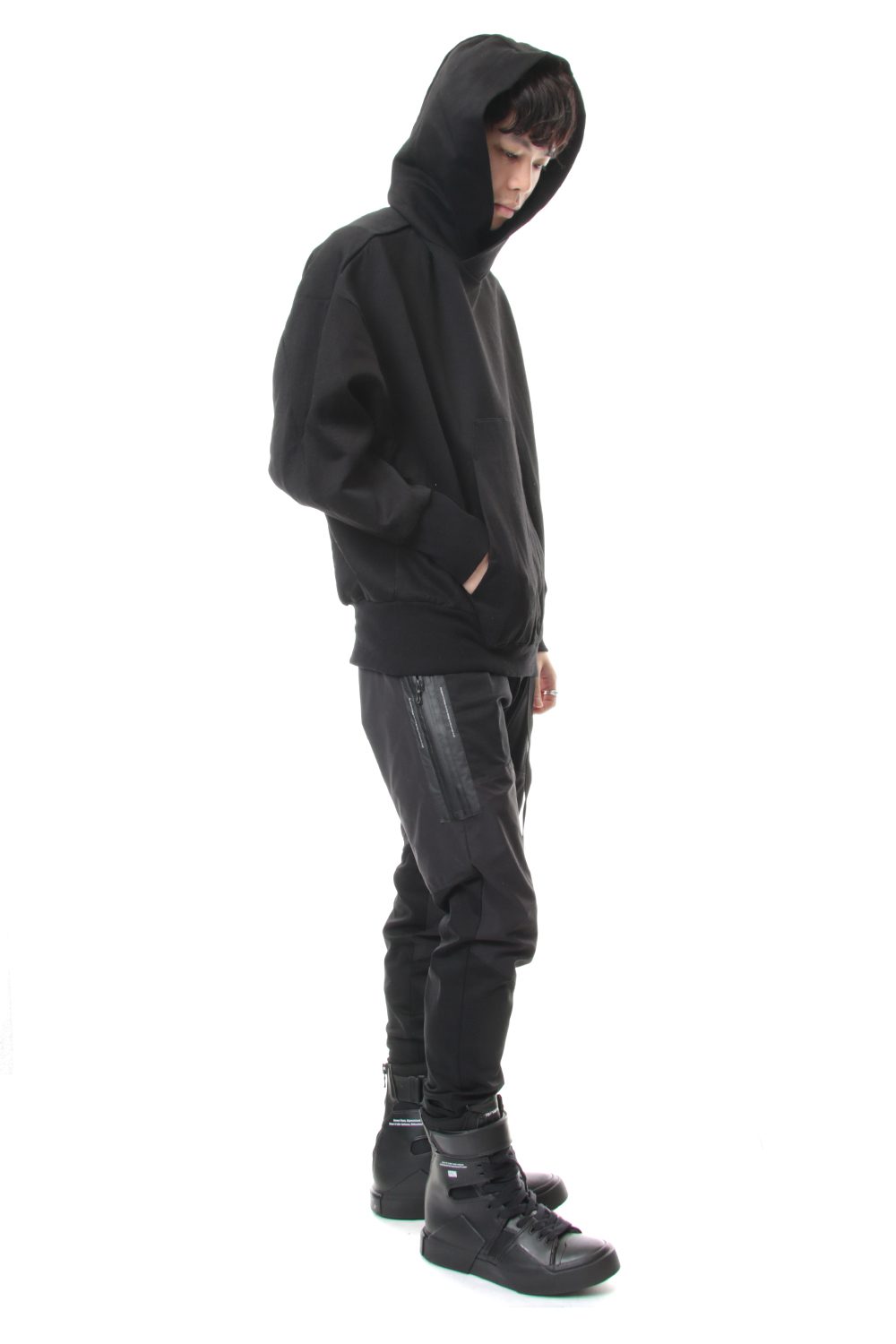 SEAMED SLEEVE PRINT HOODIE Black