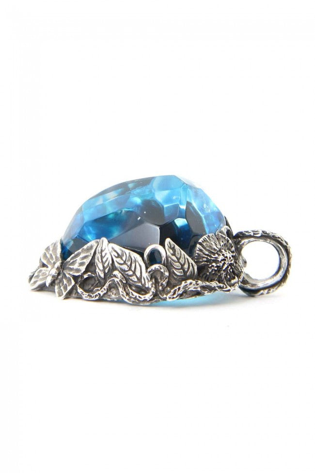 the WINTER male / Necklace Charm BLUE