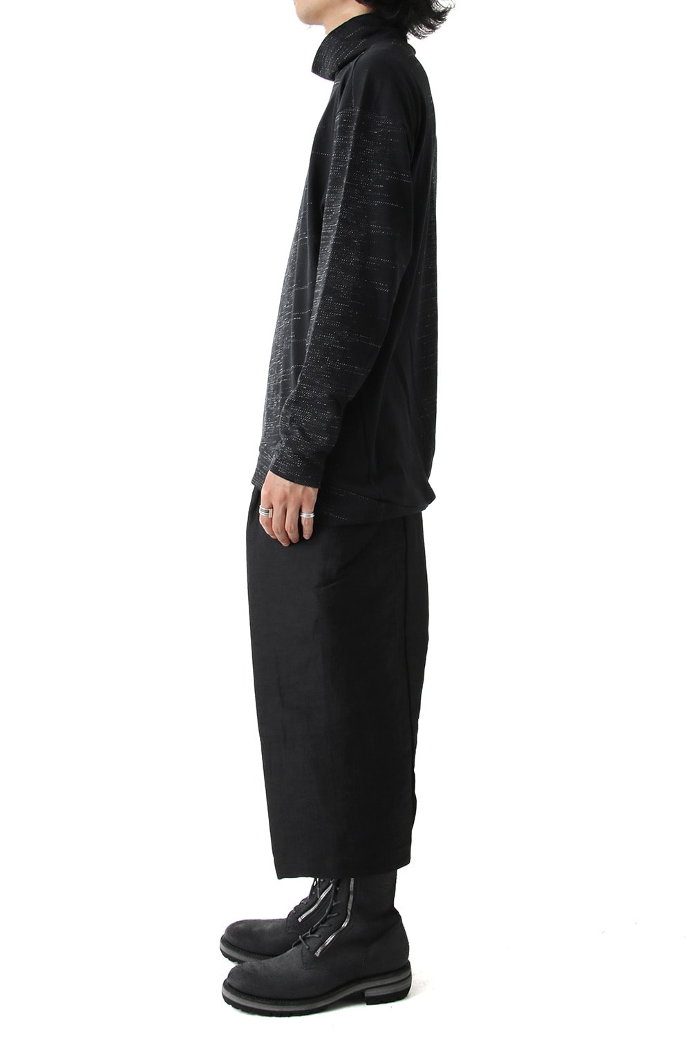 Inlay Cut Jacquard Bottle neck T