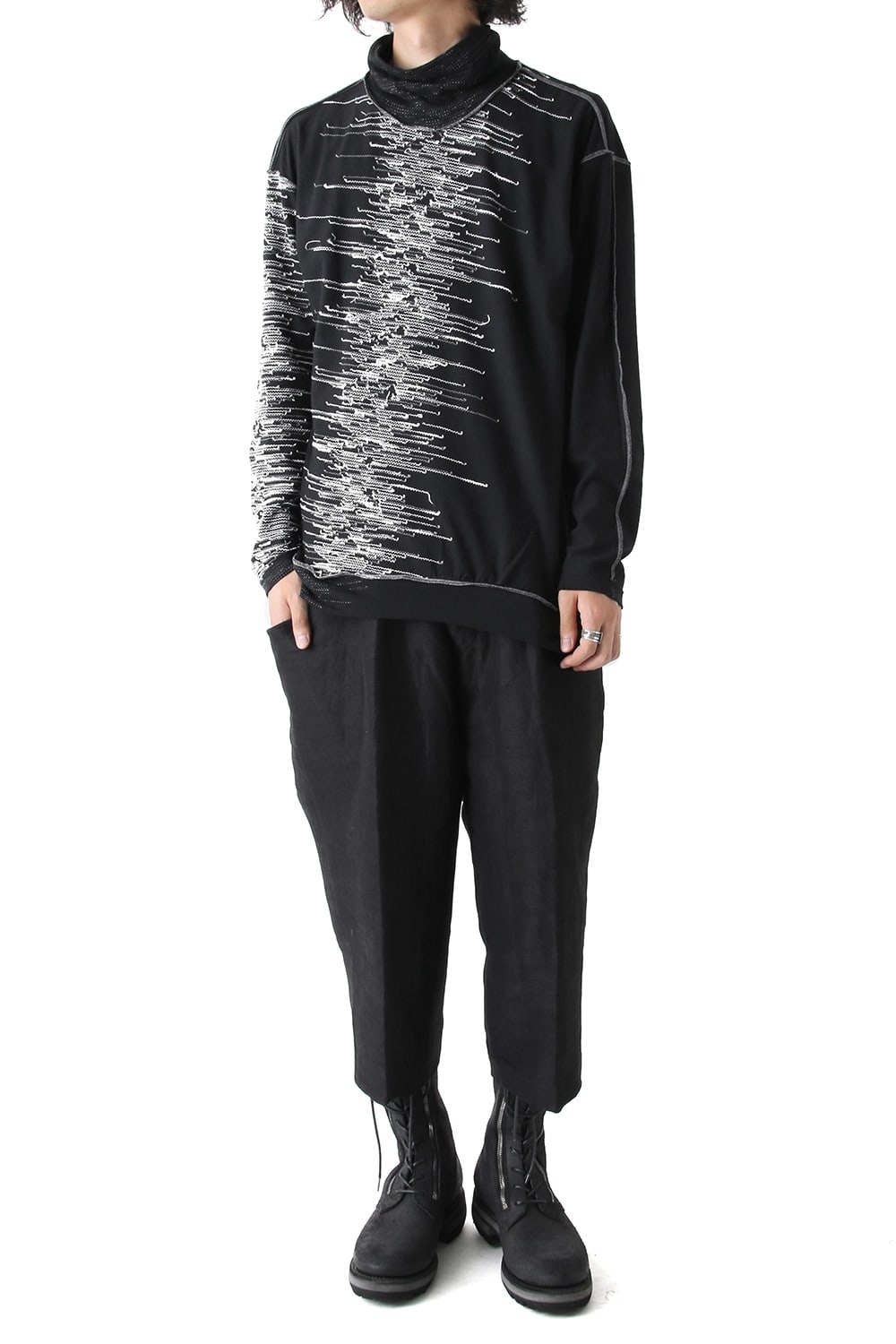 Inlay Cut Jacquard Bottle neck T