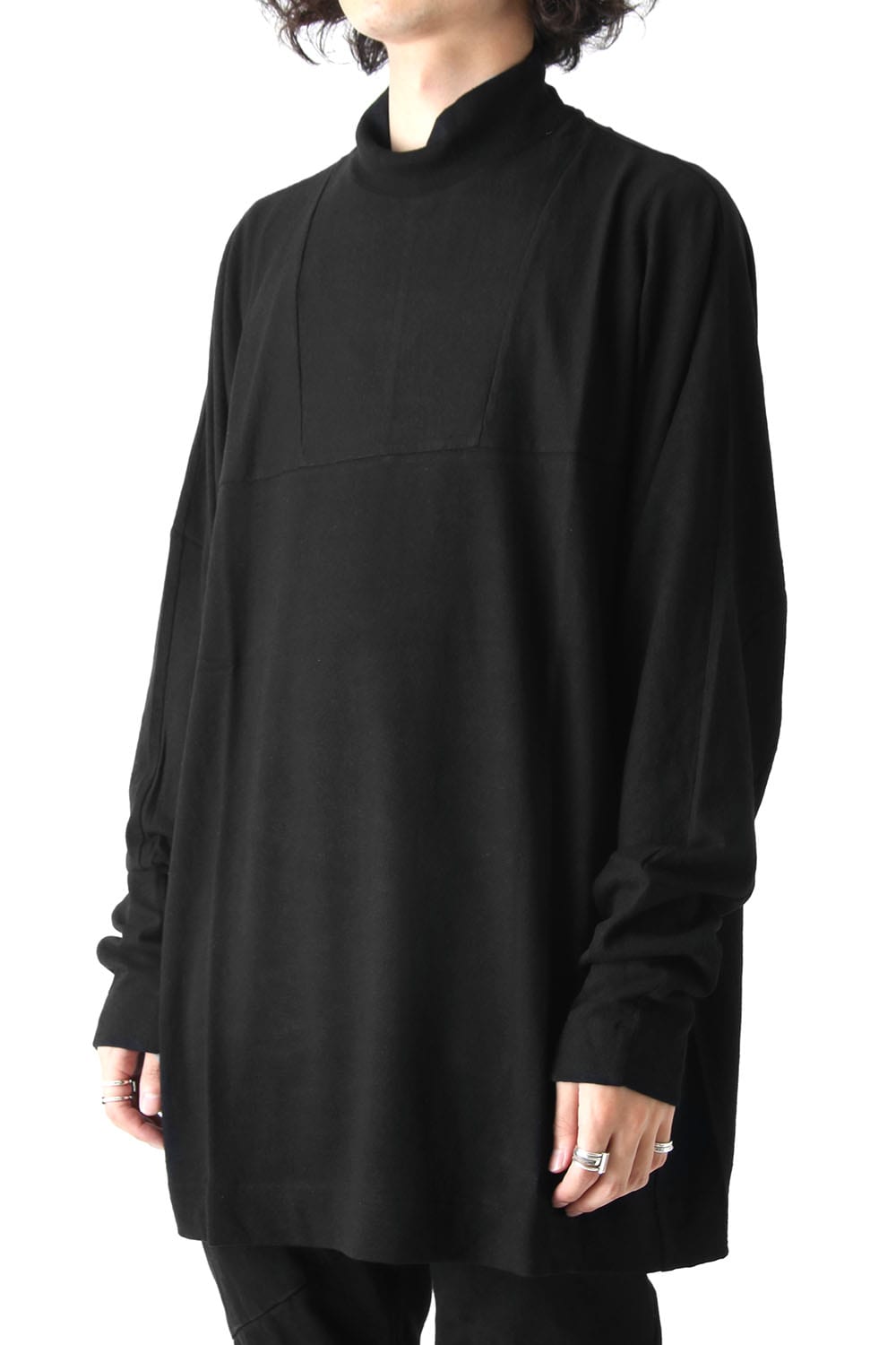 SEAMED HIGH NECK CUT-SEW