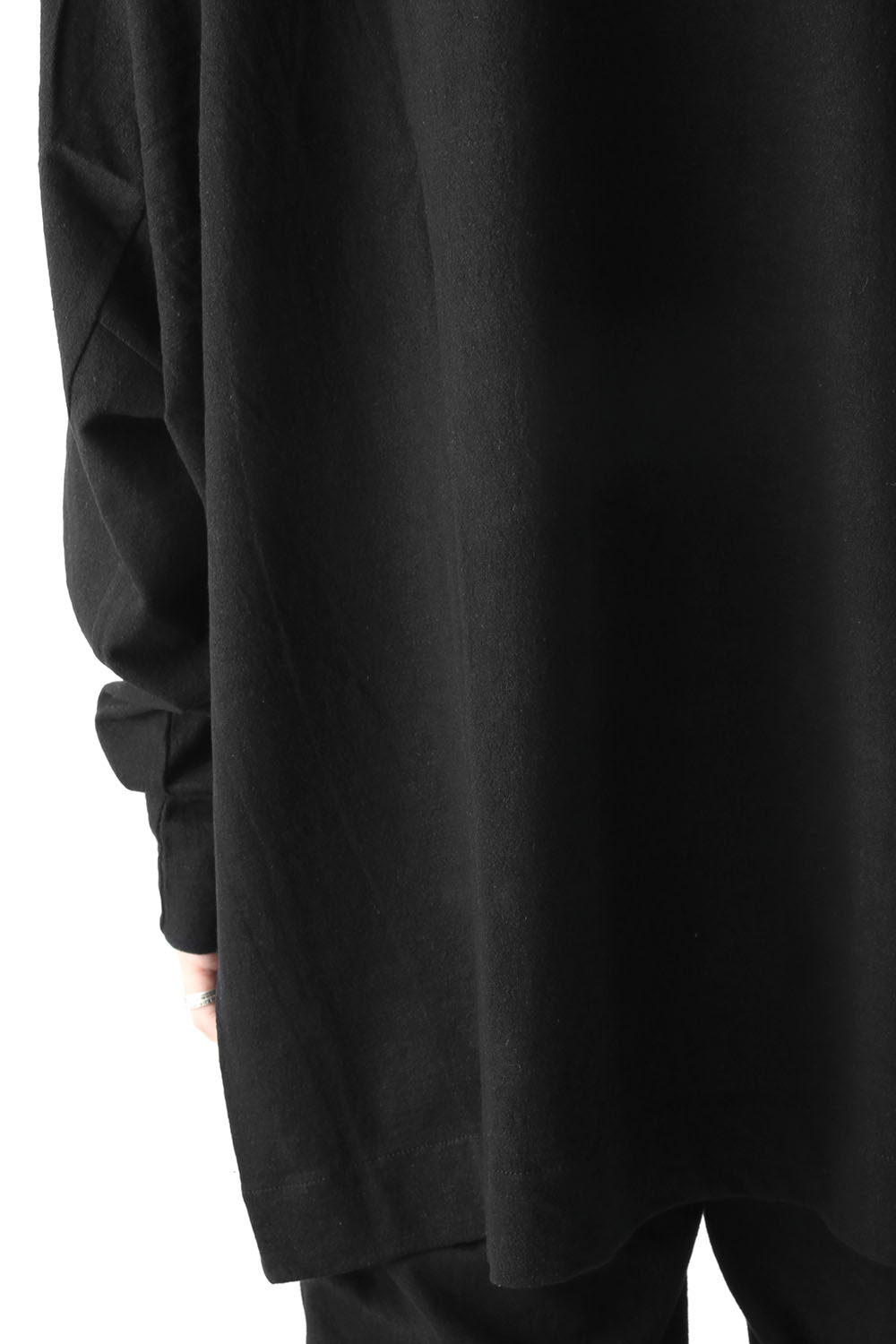 SEAMED HIGH NECK CUT-SEW