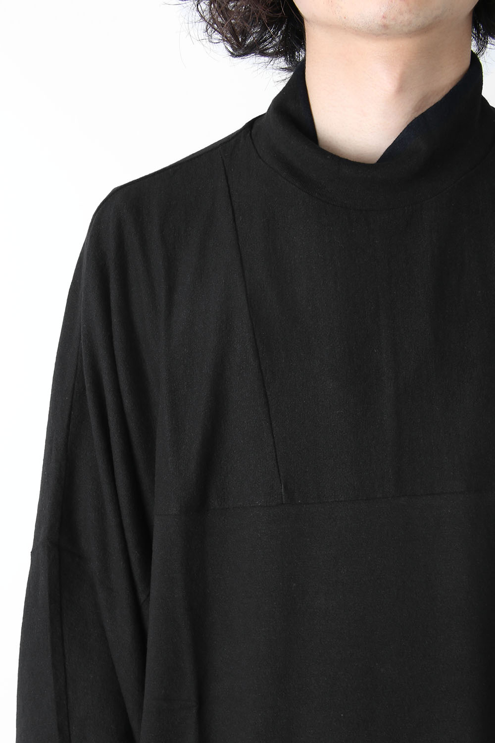 SEAMED HIGH NECK CUT-SEW