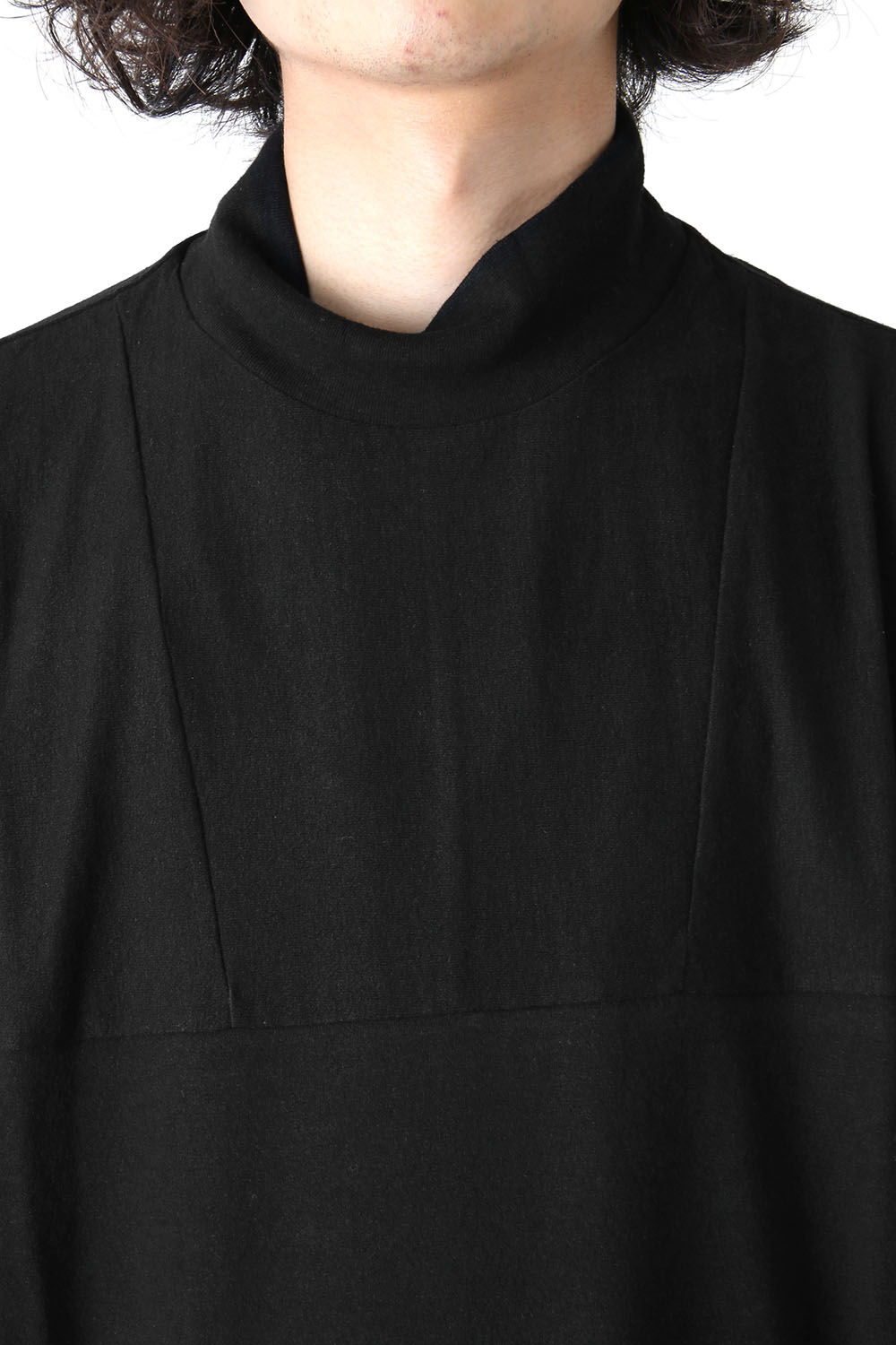 SEAMED HIGH NECK CUT-SEW