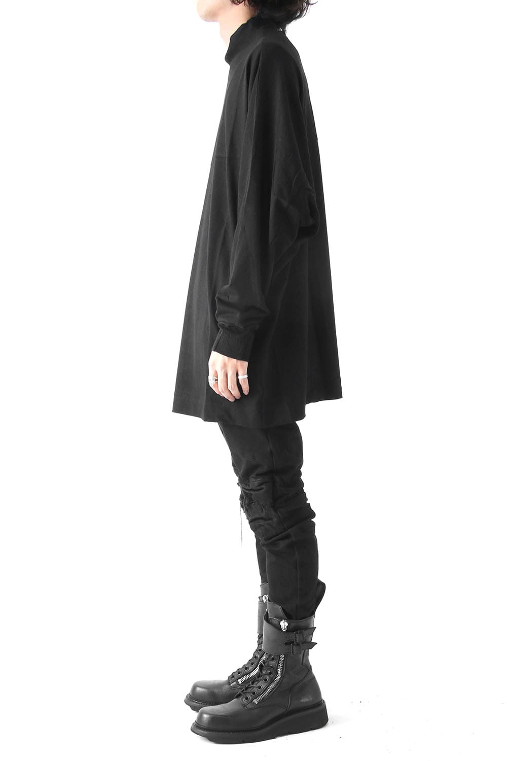 SEAMED HIGH NECK CUT-SEW