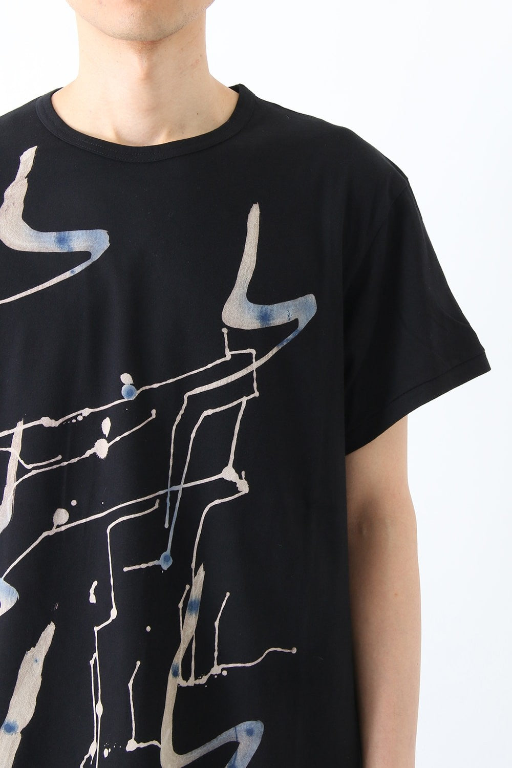 Dyed and Bleached Motif Round Neck Short Sleeve