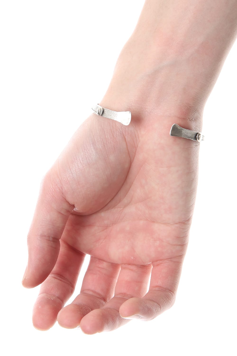 Rivet wire Bangle  - io-02-052