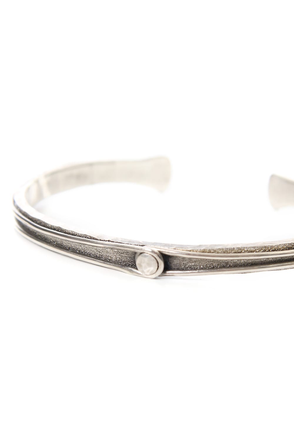 Rivet wire Bangle  - io-02-052