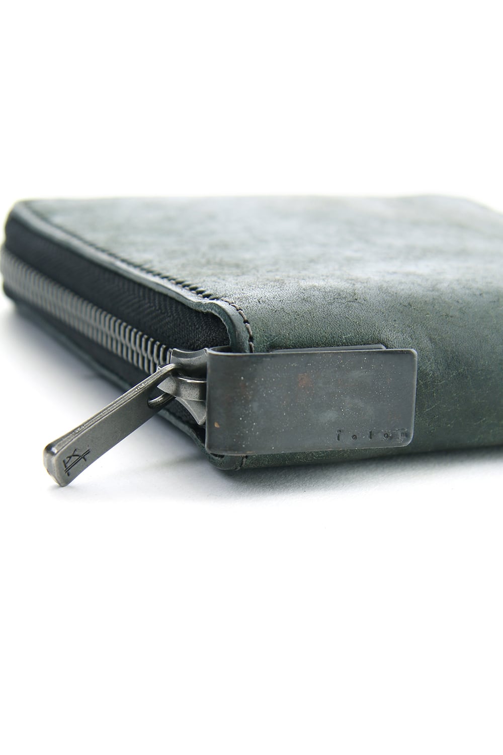 Round Zip Bi-fold wallet - io-07-020