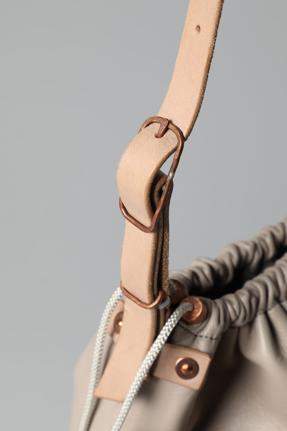 ドローストリングバッグ ベージュ - io-08-069