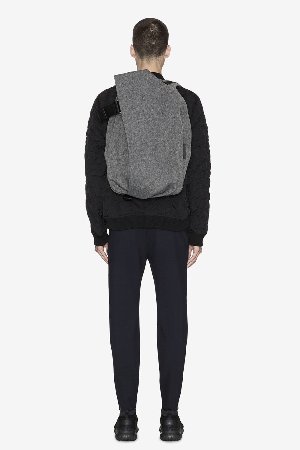 Isar Medium Black Melange