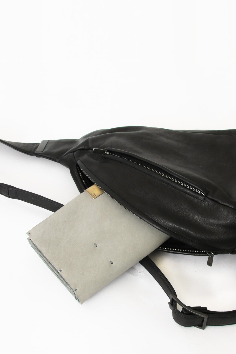 Japanese Horse Leather Shoulder Bag (Right)