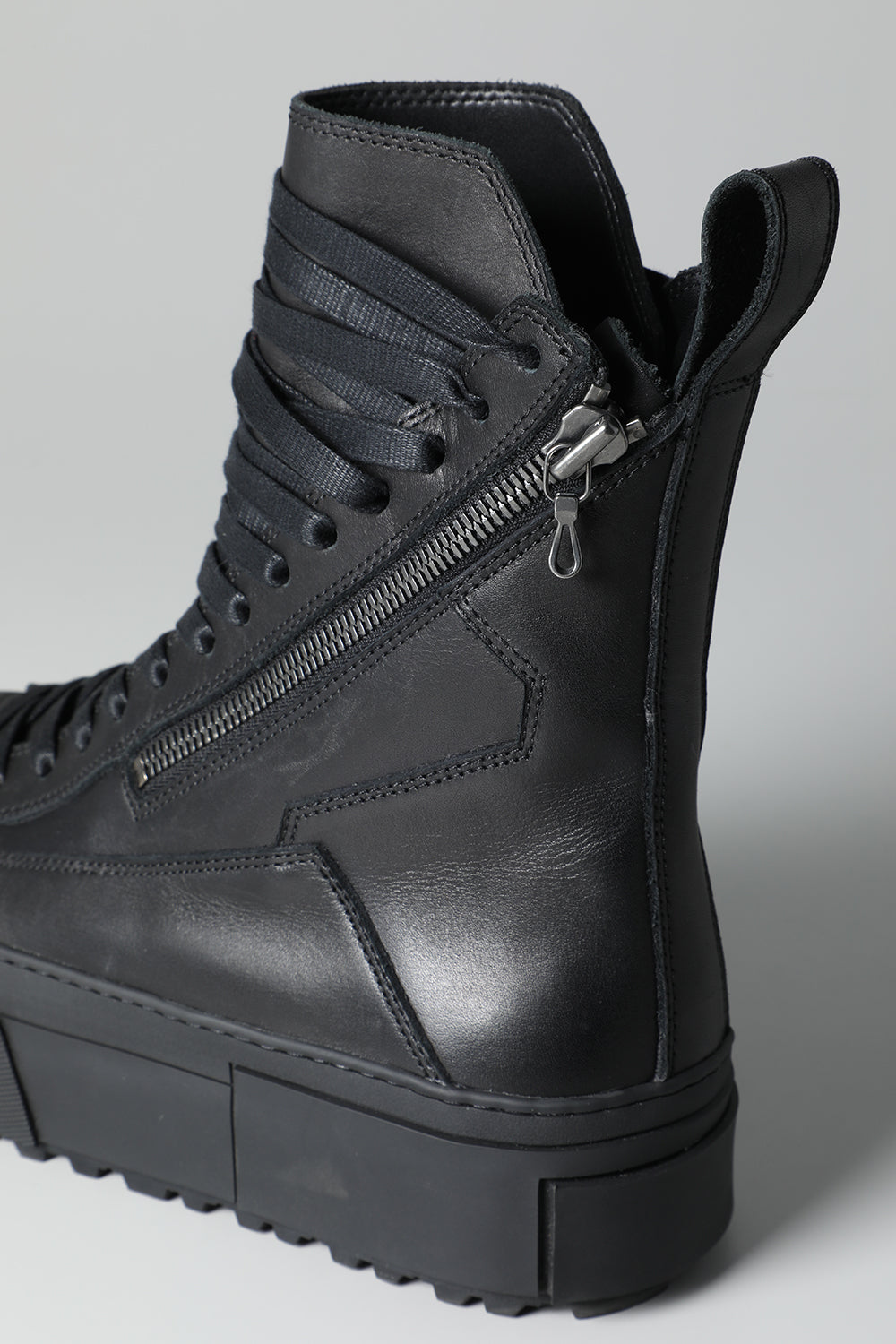 Cow Leather Lace Up Sneaker Black