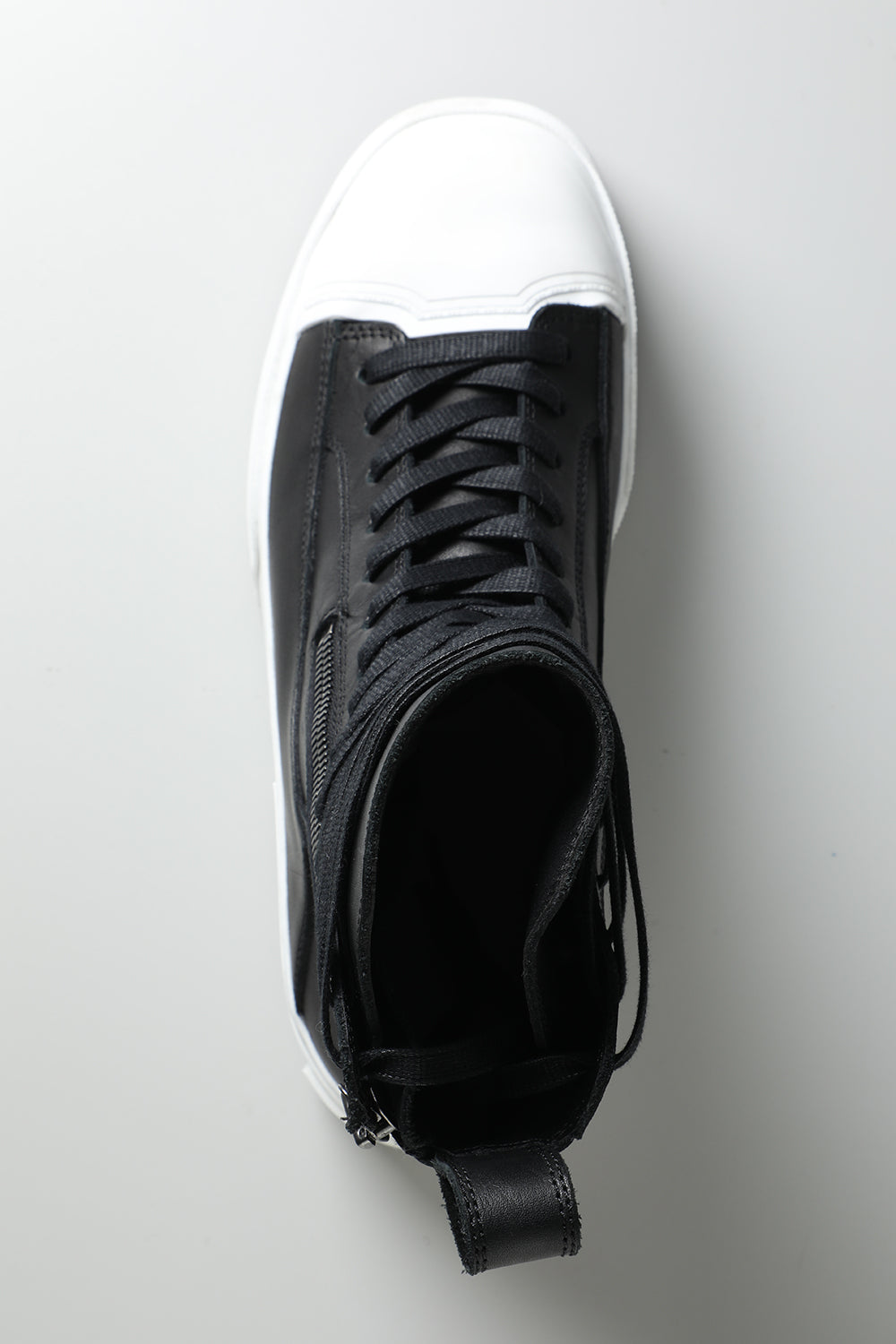 Cow Leather Lace Up Sneaker Black × White